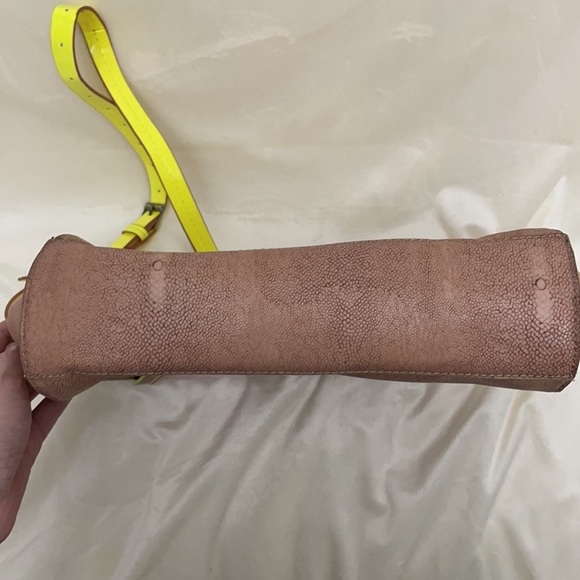 New Rachel Roy neon yellow and tan handbag - Picture 4 of 8